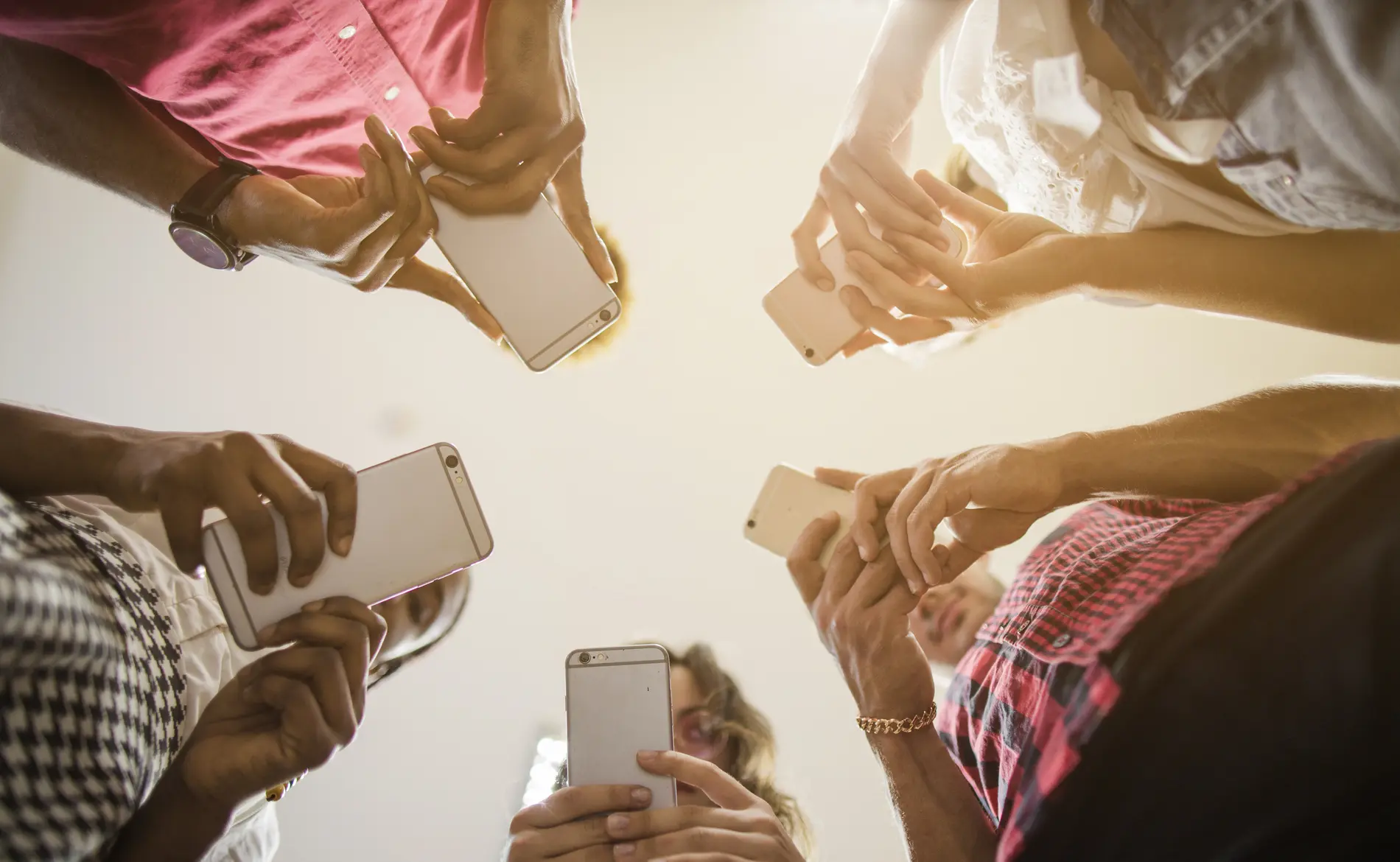 ECA Digital proíbe rolagem infinita, autoplay de vídeos e mais (FSP)