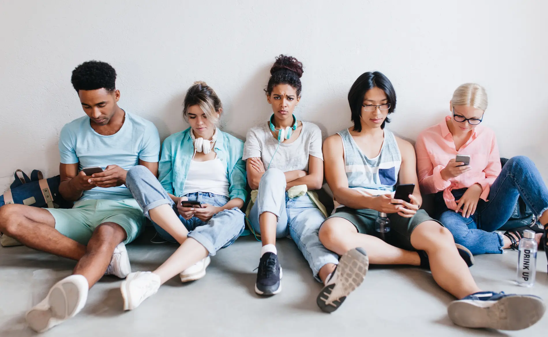 Reino Unido rejeita banir redes para menores de 16 anos (SBT NEWS)