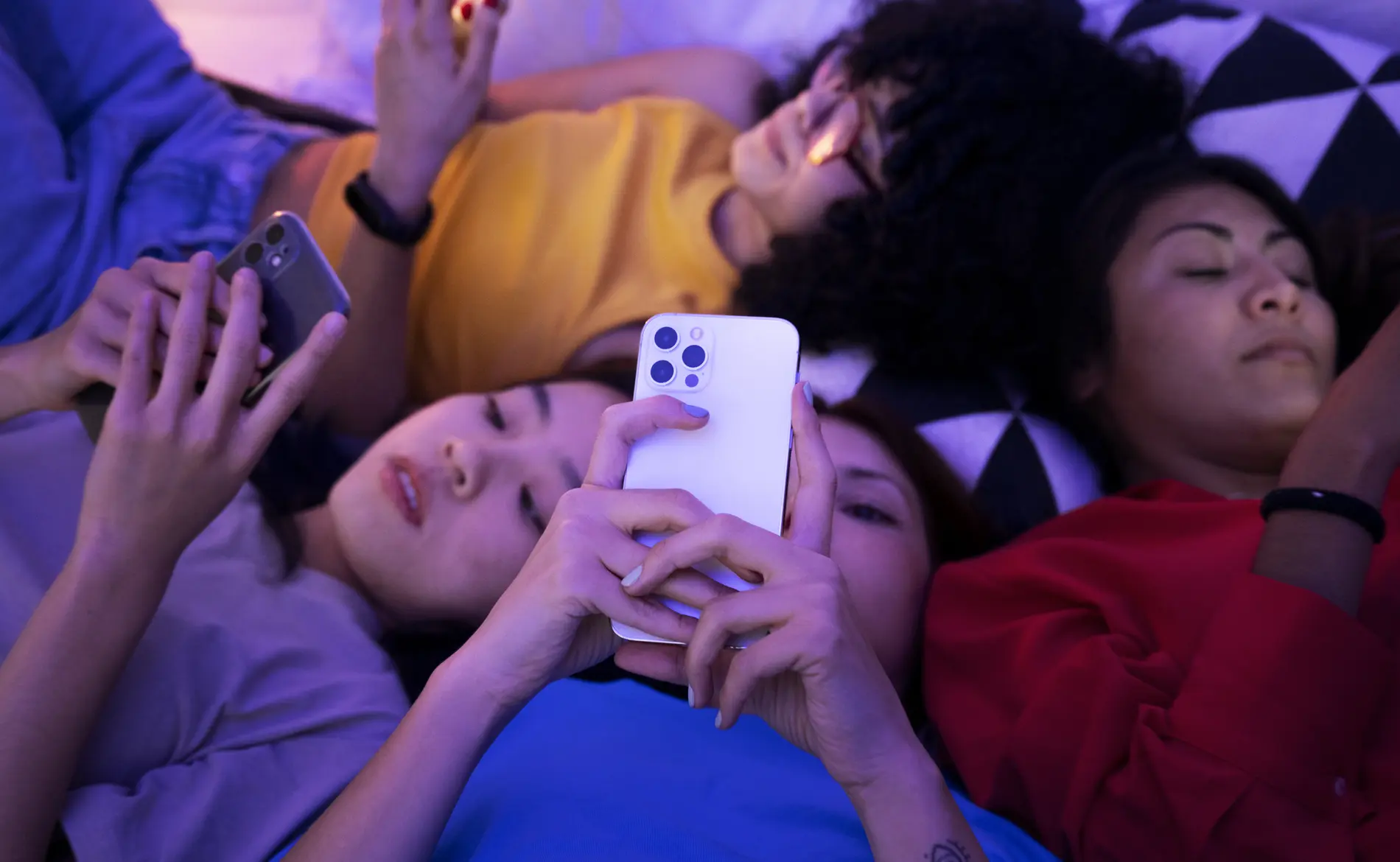 ECA Digital passa a valer: o que os pais precisam fazer agora? (ESTADÃO)