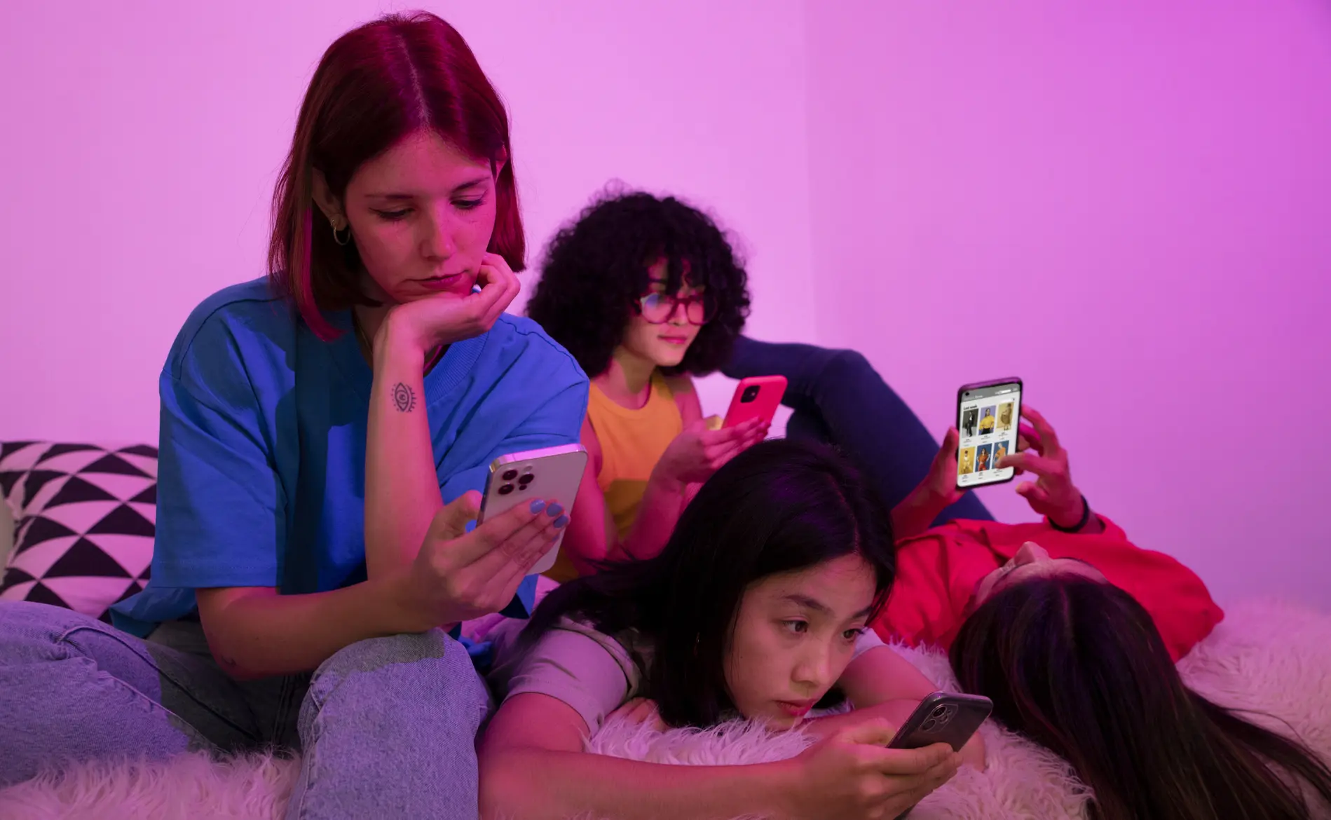 Instagram amplia restrições de conteúdo para jovens (OLHAR DIGITAL)