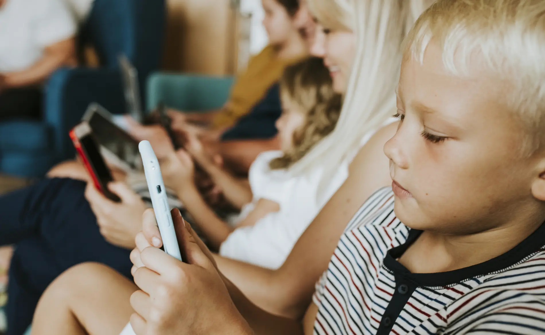 Noruega quer restringir redes sociais para menores de 16 anos (CNN)