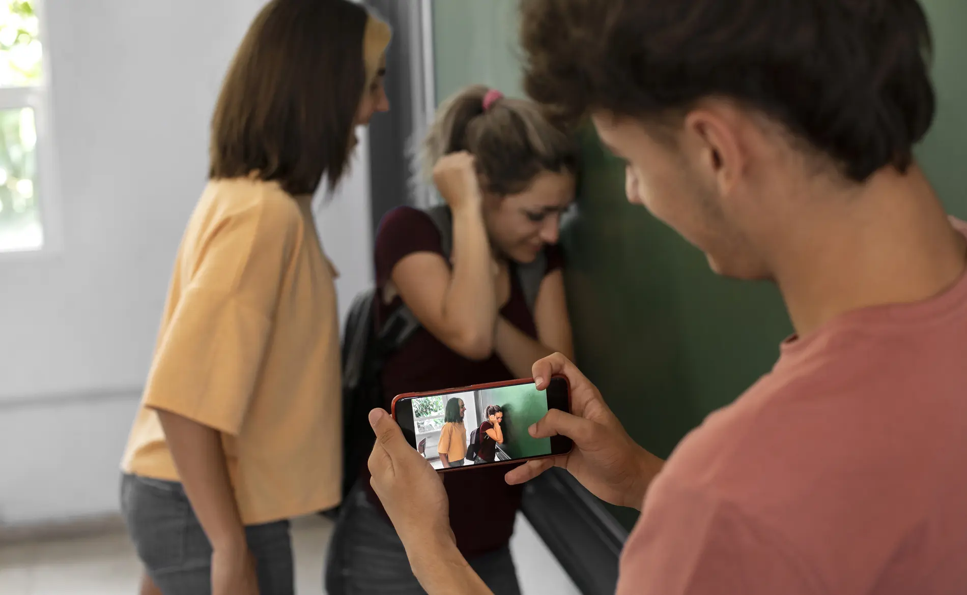Casos de bullying chegam a 5.200 após tipificação penal (FOLHA DE S. PAULO)