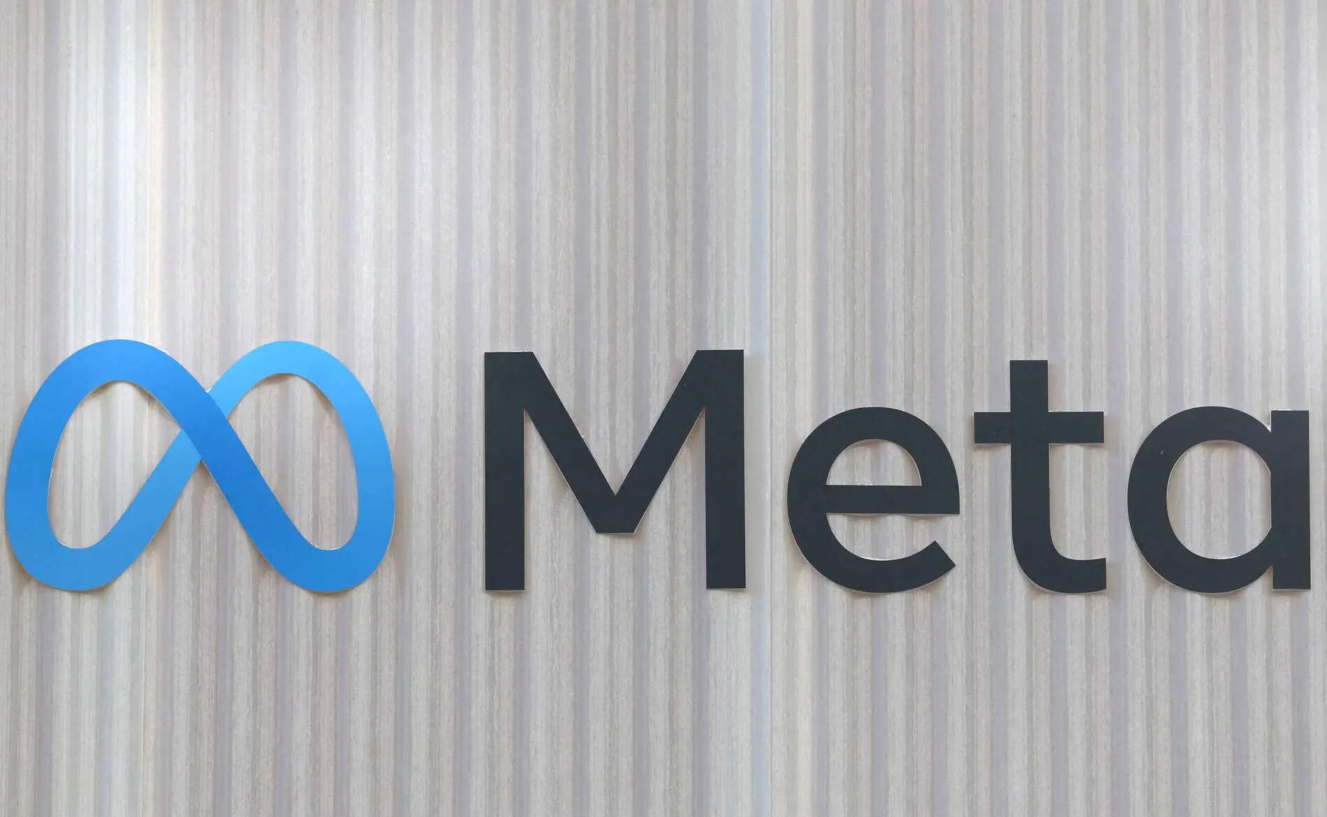 Meta removeu 3,1 M de conteúdos no Brasil no 1º semestre (FOLHA DE S. PAULO)