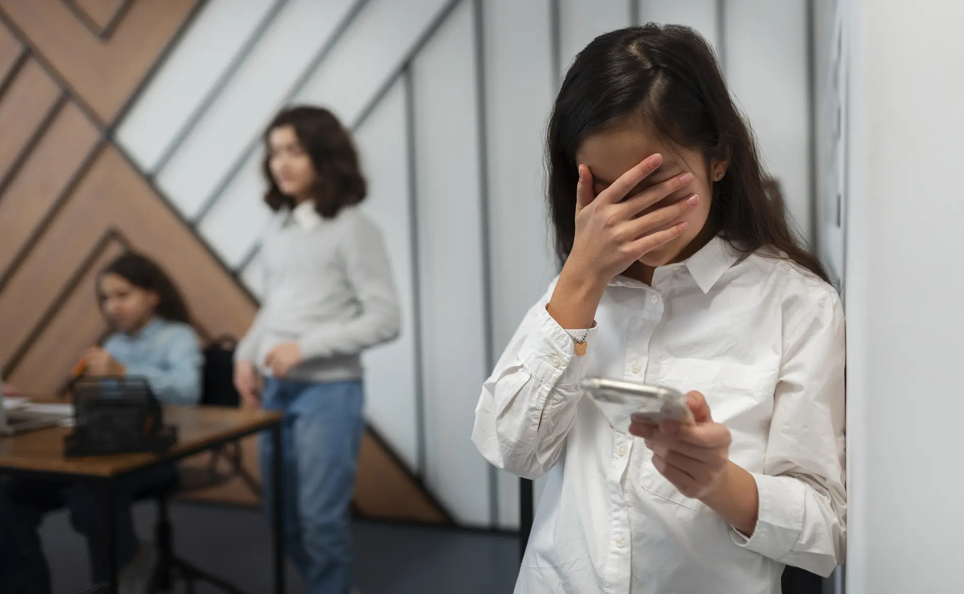 A violência digital entre adolescentes numa sociedade que banaliza o ódio (UOL)
